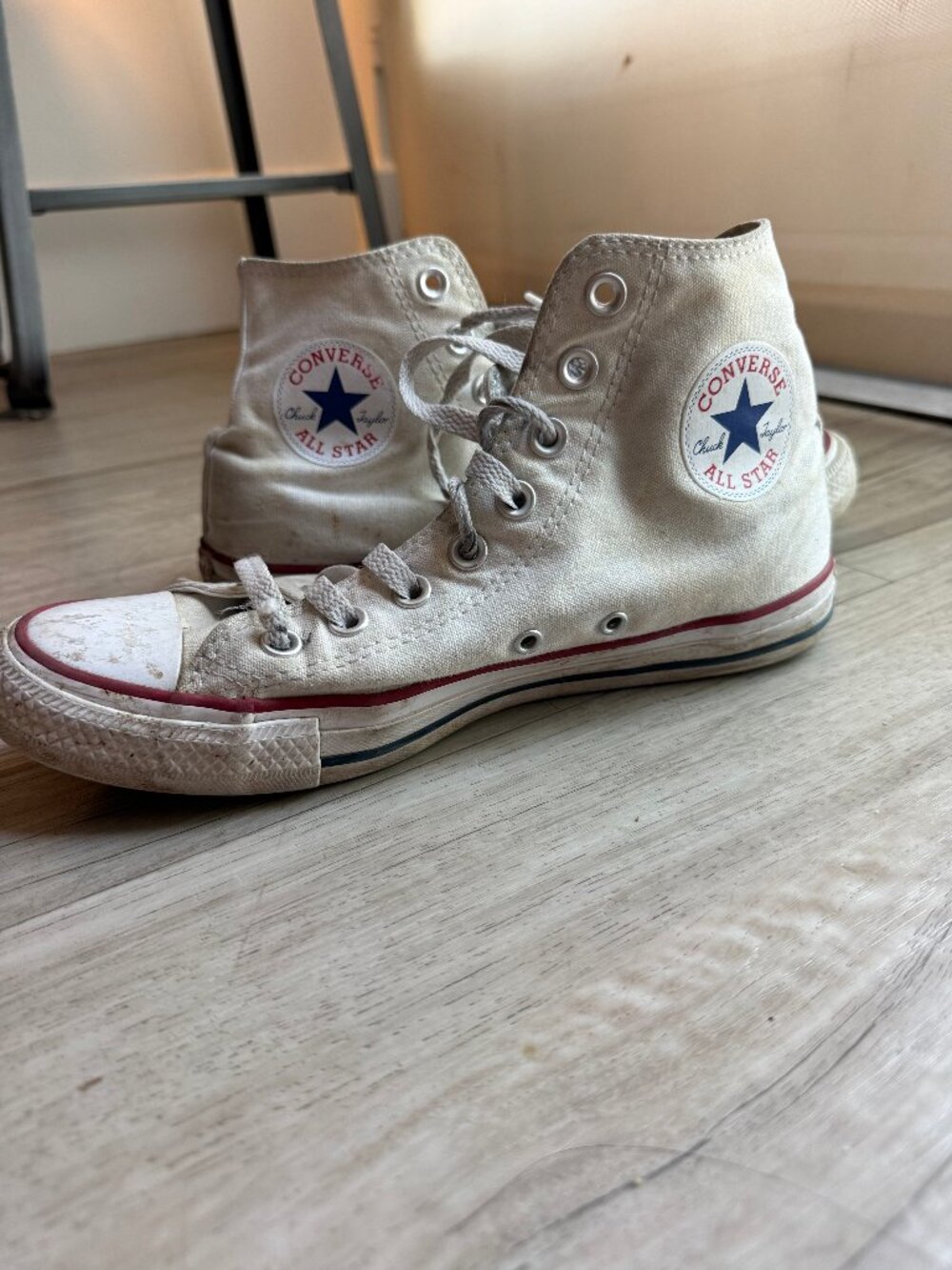 White Converse Women 9